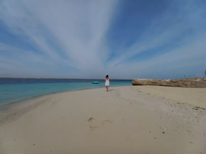 Hurghada Magawish Island Boat Trip & Snorkeling