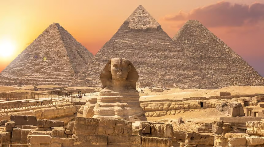 Great Pyramids, Sphinx & Old Museum Tour by Bus